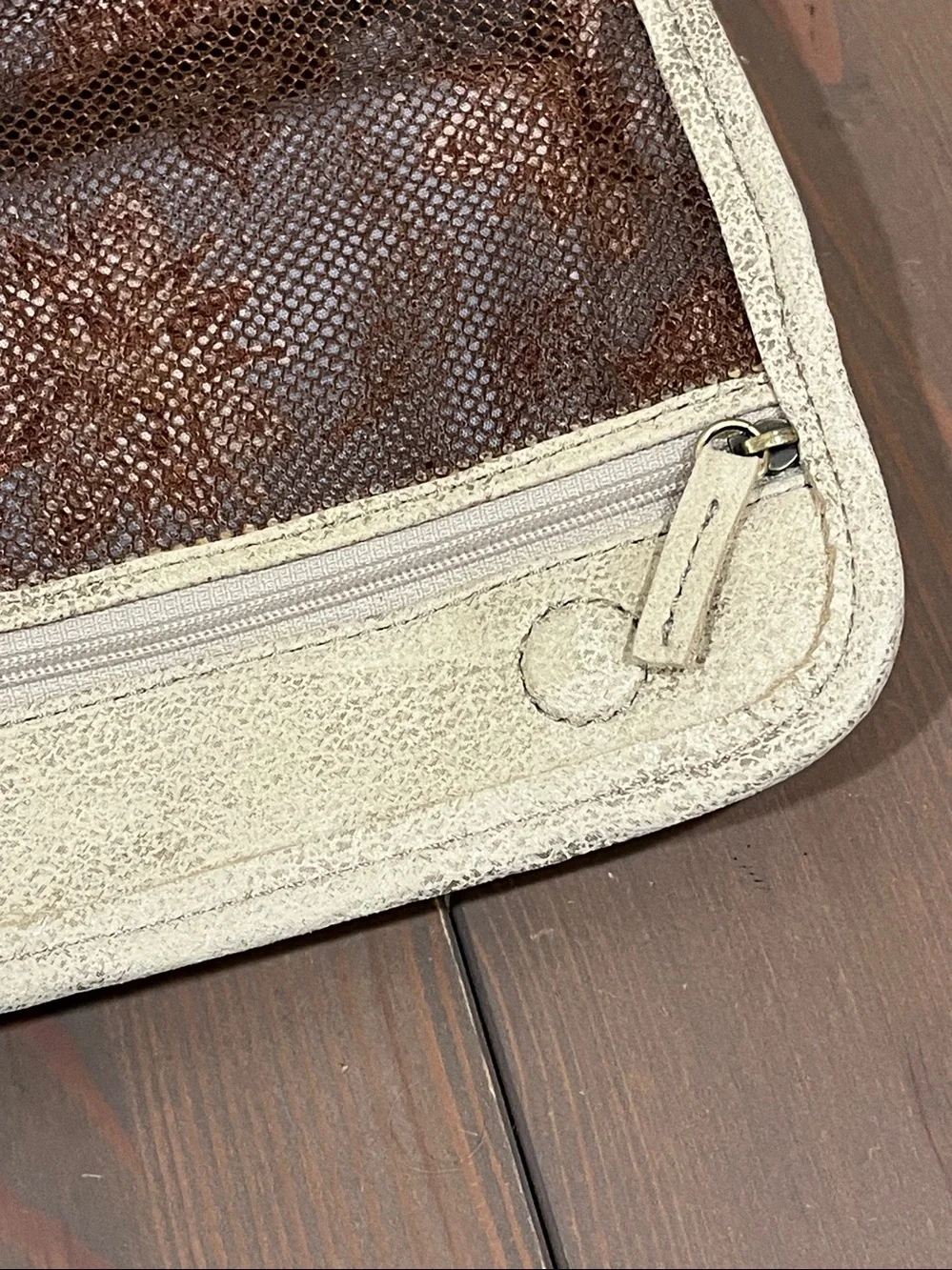 HOBO Leather Makeup Bag Travel Pouch Mesh Zip Pockets Floral Lining Metallic